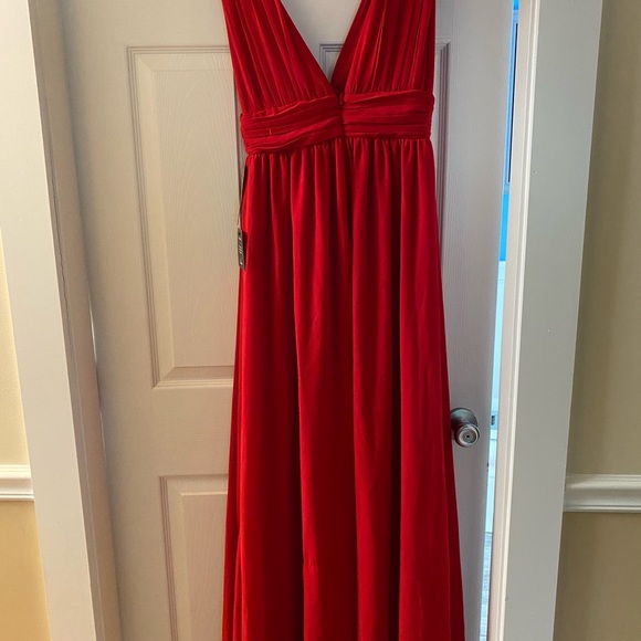 Gown/Maxi - Picture 8 of 8